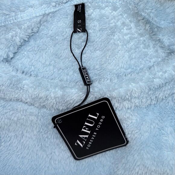 Zaful Cropped Sweater Women's Size 4 Blue Fuzzy Soft Casual Long Sleeves - Picture 5 of 10